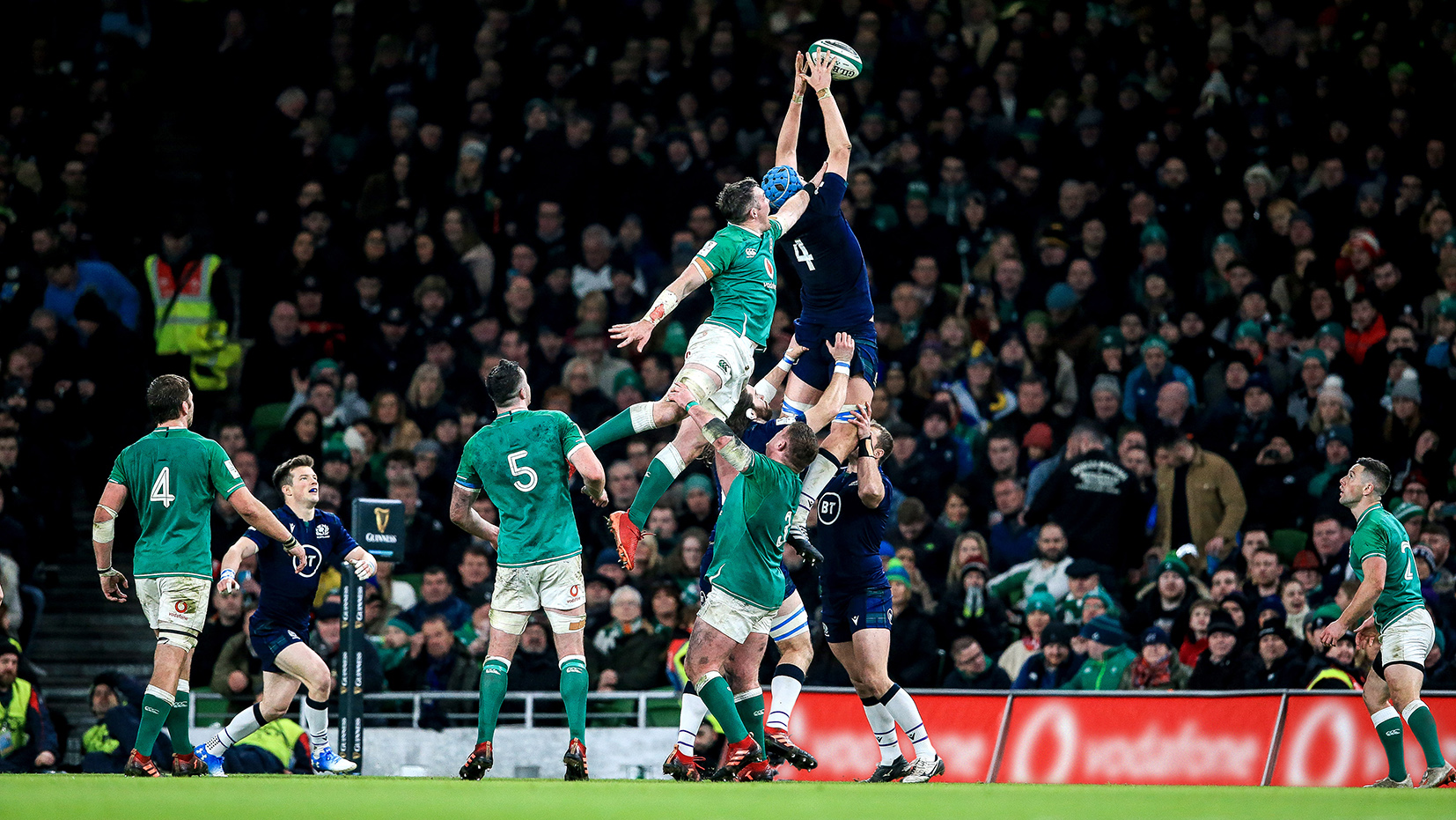 2020 Guinness Six Nations Championship Round 1, Aviva Stadium, Dublin 1/2/2020Ireland vs ScotlandIreland’s Peter O’Mahony competes for a line out with Scott Cummings of ScotlandMandatory Credit ©INPHO/Gary Carr