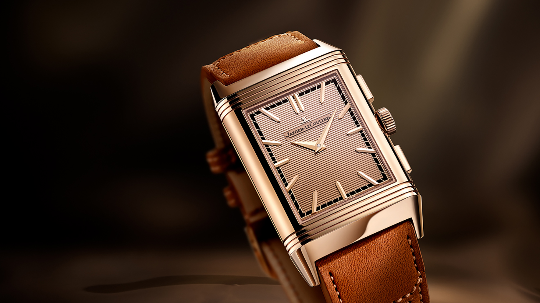 2024-holidayseason-q389256j-reverso-tribute-chronograph-recto-levitation-srgb-16x9_Kopie.jpg