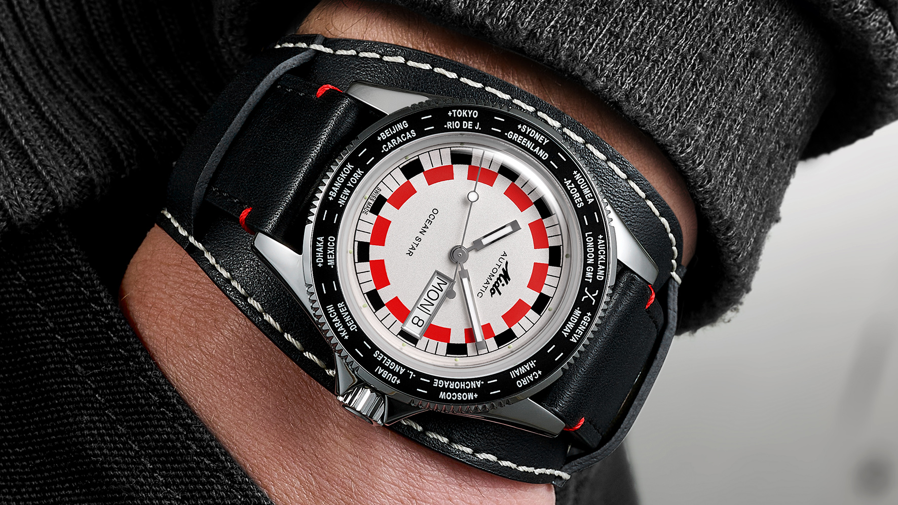 M026.830.16.030.00_Ocean_Star_Worldtimer_PR08_Kopie.jpg