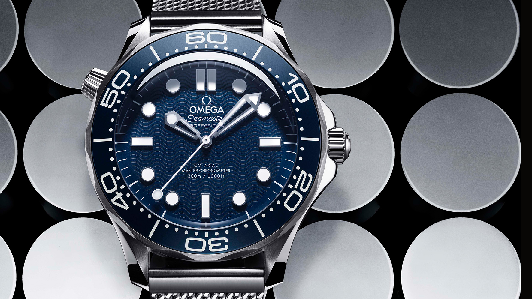 OMEGA_SeamasterDiver300M_60JahreJamesBond_210.30.42.20.03.002_Soldier.jpg